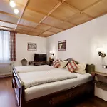 Gaestehaus Loewen שרמברג
