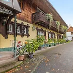 Gaestehaus Loewen Konukevi Schramberg