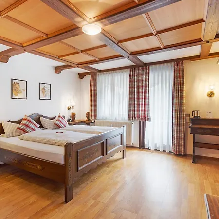 Gaestehaus Loewen Гостевой дом 3*