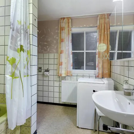 Gaestehaus Loewen בית הארחה 3*