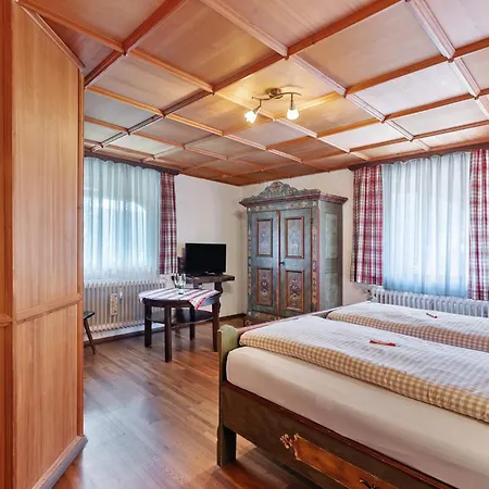 Gaestehaus Loewen 3* שרמברג