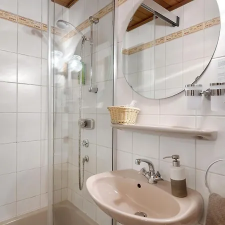 Gaestehaus Loewen Гостевой дом Шрамберг