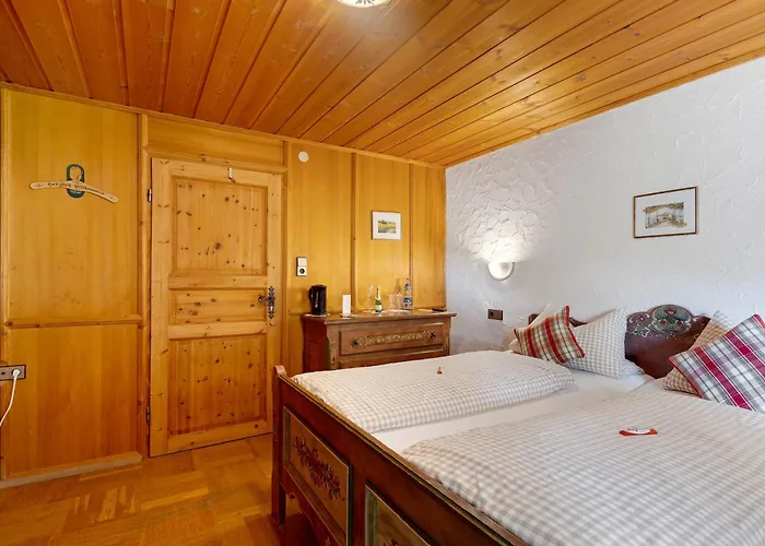 بيت ضيافة Gaestehaus Loewen 3*