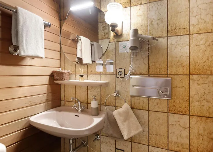 Gaestehaus Loewen بيت ضيافة 3*