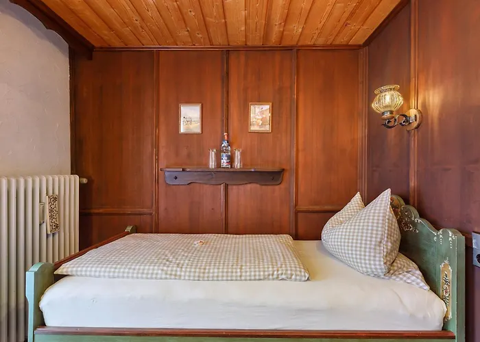 Gaestehaus Loewen بيت ضيافة 3*