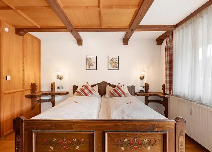 Gaestehaus Loewen بيت ضيافة 3*