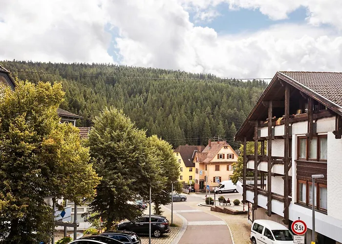 بيت ضيافة Gaestehaus Loewen