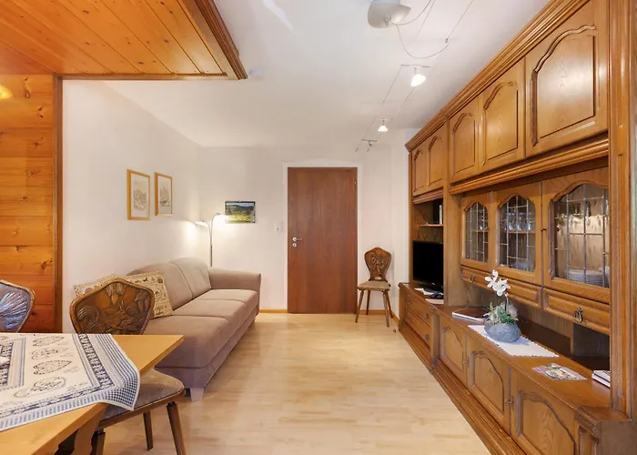 Gaestehaus Loewen بيت ضيافة 3*