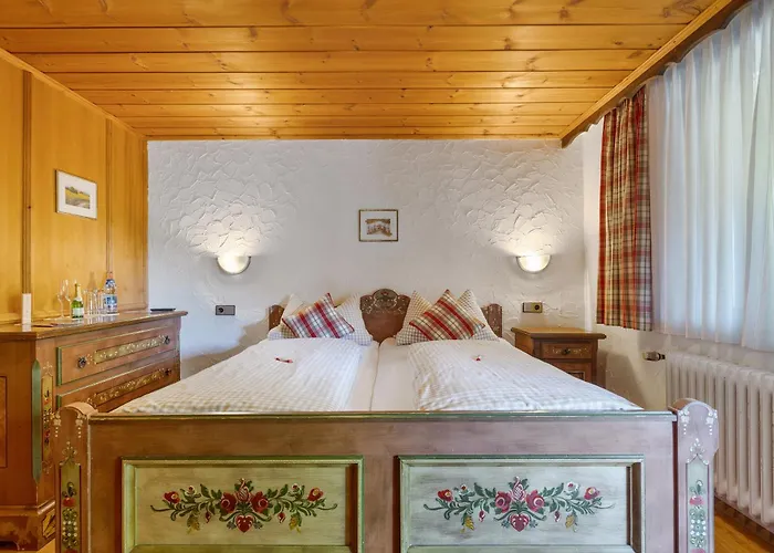 Gaestehaus Loewen بيت ضيافة 3*